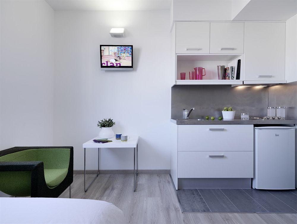 Residencia Melon District Marina Hotel Barcelona Exterior foto